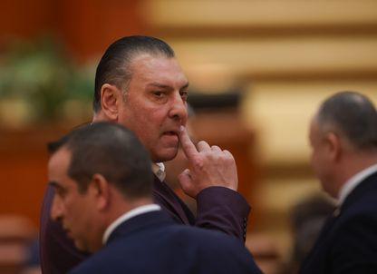 Când un rom devine purtătorul de cuvânt al urii. Ce pierdem și ce învățăm din demiterea lui Nicolae Păun