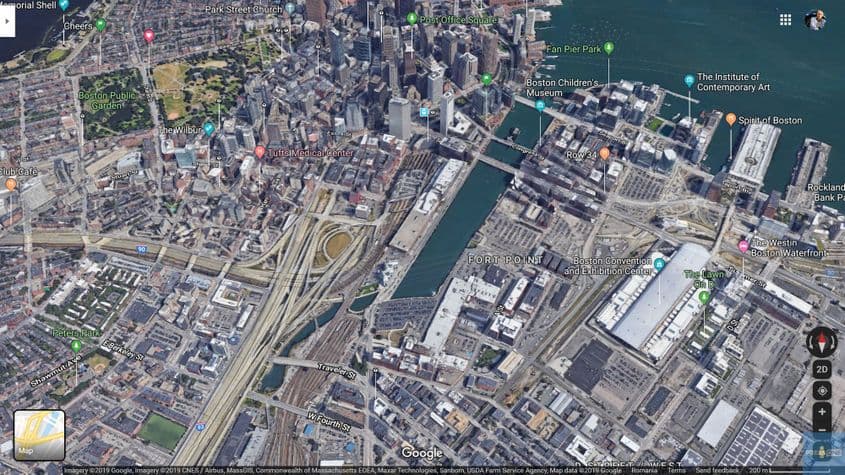 Zeci de miliarde de dolari au fost investite, de-a lungul anilor, în panglicile de beton care sufocă orașul. Azi e foarte greu să găsești bani pentru alternative moderne.