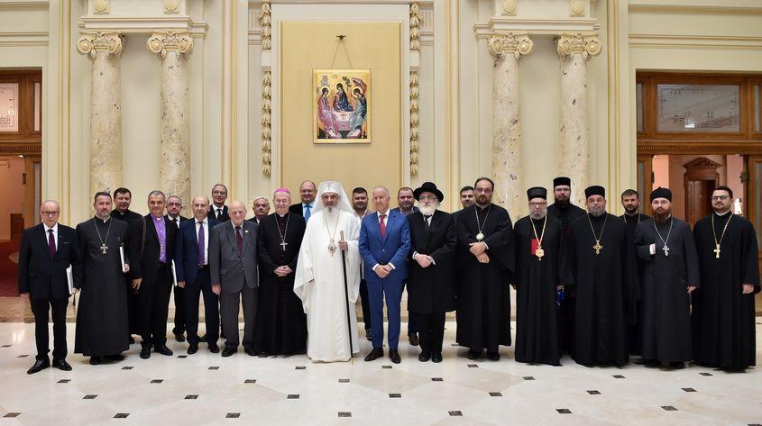 Participanții la întrunirea din 2 octombrie a Consiliului Consultativ al Cultelor. Sursa foto: ziarul Lumina