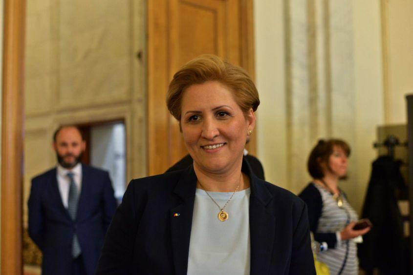 Liliana Țuroiu este lector universitar la Departamentul Modă de la UNARTE. Foto: Lucian Muntean