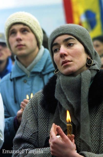 Oana și Bogdan, 10 ianuarie 1990, Piața Universității, zi de doliu pentru Eroii Revoluției
Foto: Emanuel Tânjală