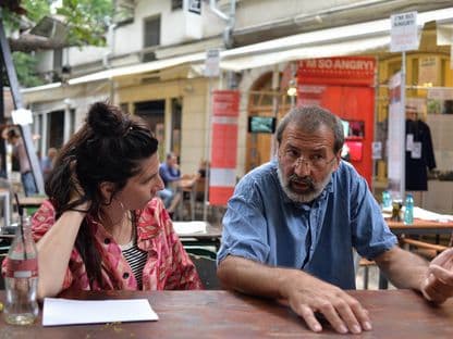 "M-au ţinut închis 4 luni". Mărturia unui om care a fugit din țară în 1990