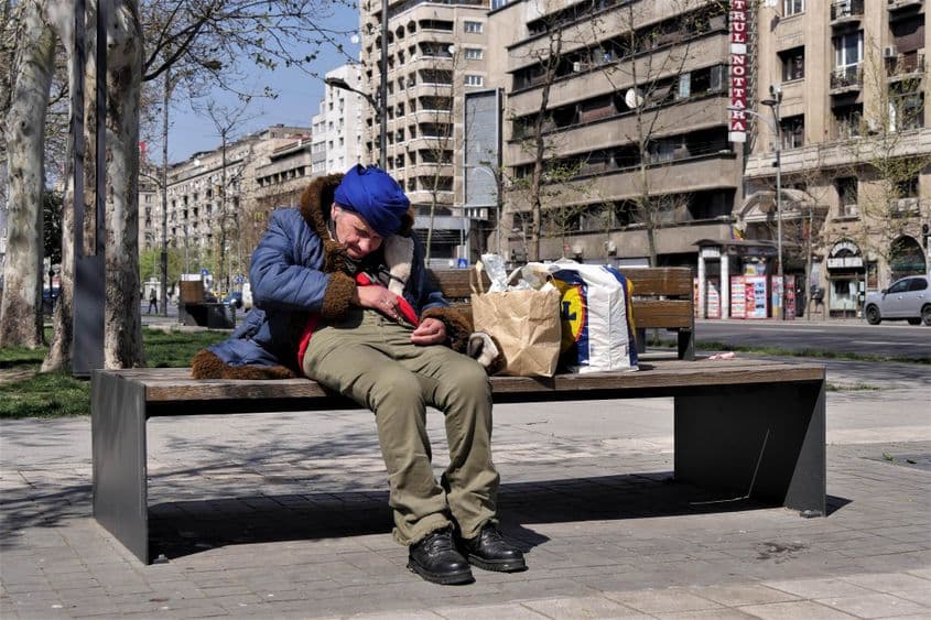 Cei mai vulnerabili dintre noi nu mai pot fi lăsați pe dinafară. Foto: Lucian Muntean