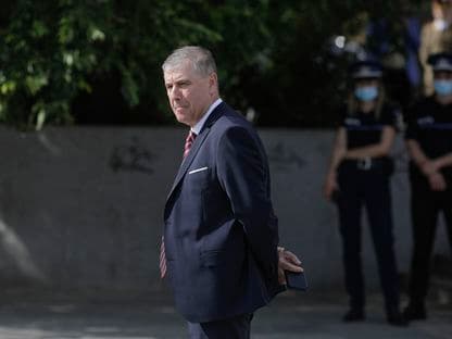 EXCLUSIV | Comisia de etică a UNAP analizează doctoratul lui Lucian Pahonțu. A plagiat din lucrările a trei membri din comisia care a decis să-i acorde titlul de doctor
