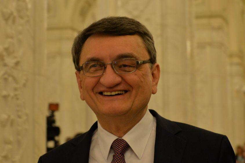 Victor Ciorbea este Avocatul Poporului.