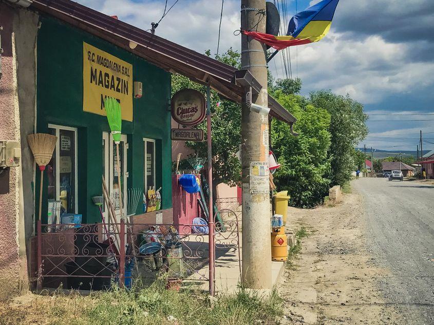 Magazin mixt din Codăești. Foto: Mălina Gîndu