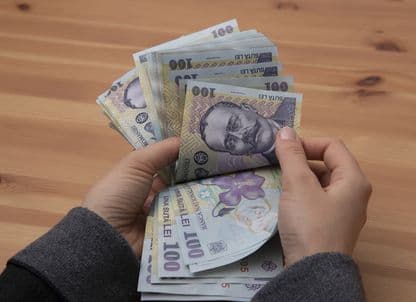 EXPLICATIV. Ce trebuie să știe românii care nu și-au declarat banii făcuți în străinătate și se tem că vor primi decizii de impunere de la ANAF. Cui i se aplică cota de 70% pe veniturile făcute în altă țară