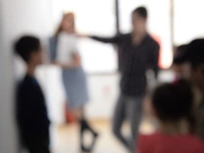 Statul pune în pericol terapia copiilor cu autism.