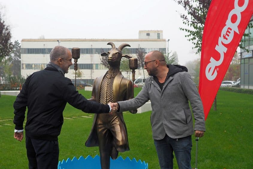 Mihnea Măruță, redactor-șef PressOne (în stânga), și Teo Tiță, redactor-șef al știrilor de la Europa FM.