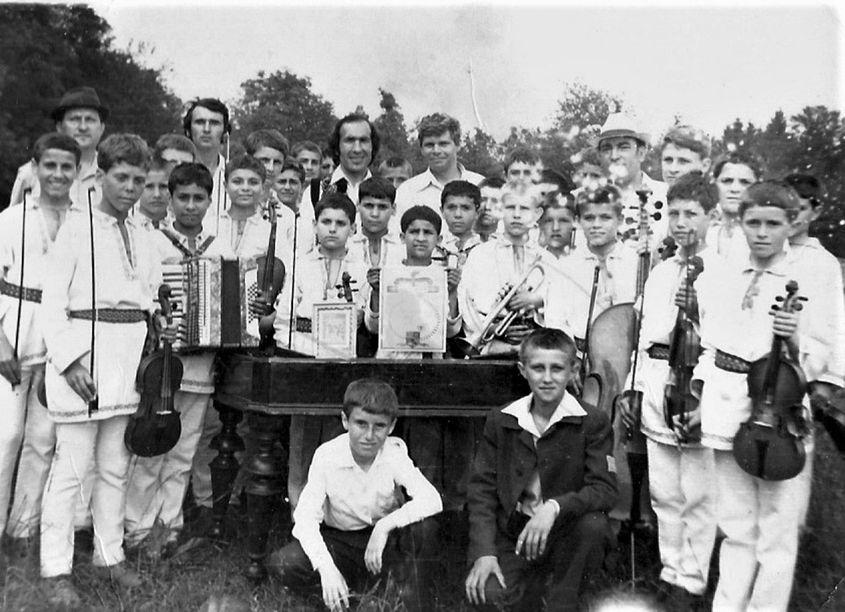 Orchestra casei de copii la un festival de folcor
