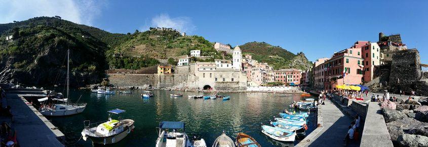 Imagine panoramică din Vernazza.
