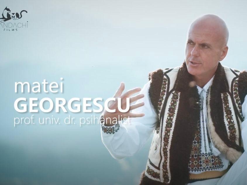 Matei Georgescu îi explică afaceristului Ștefan Mandachi cum stă treaba cu masca medicală și „masca interioară”. Captură de ecran via Youtube