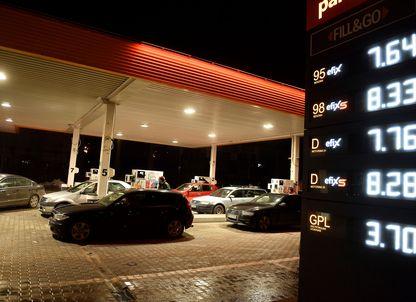 Executivul intervine în criza de la pompă. Expertă în energie: Nu cred în măsurile luate pe genunchi, doar ca să dăm semnalul că Guvernul se gândește la tine