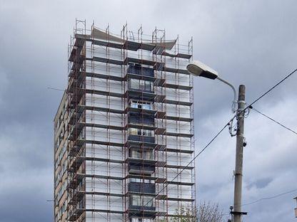 Avem soluția pentru apă caldă gratis, în tot Bucureștiul? Un proiect inovator început într-un bloc vechi din oraș ne poate da răspunsul