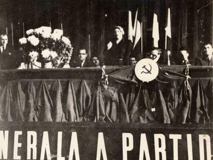 INTERVIU. Povestea Anei Pauker prin ochii ficțiunii. Romanul care redeschide dosarul unei vieți spectaculoase a femeii-politician apărute pe coperta revistei Time