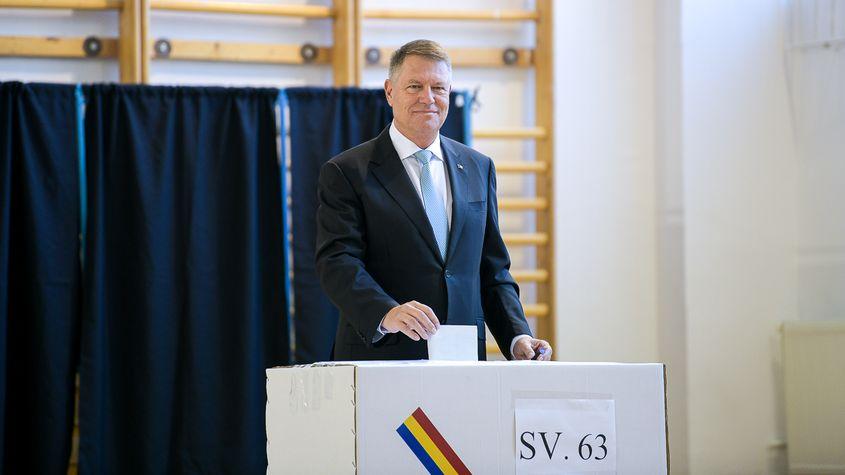 În 2024, președintele Iohannis nu se va mai putea vota pe sine însuși, pentru că nu mai poate candida pentru un al treilea mandat. Foto: presidency.ro