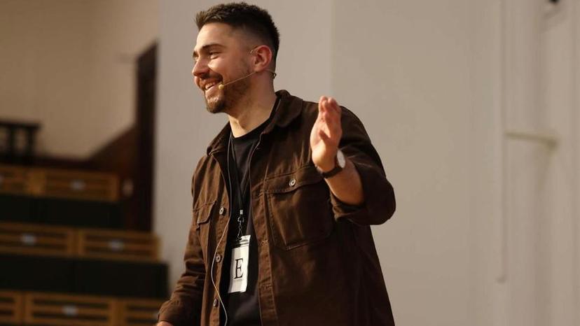 Dan Rusu este doctor în criminologie, cu o lucrare care explorează cum își reconstruiesc criminalii identitatea și cum se reintegrează în societate după eliberarea din închisoare. Foto: arhivă personală