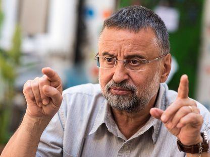 "Femeile își scriu scrisori de dragoste pe sufletul bărbaților"