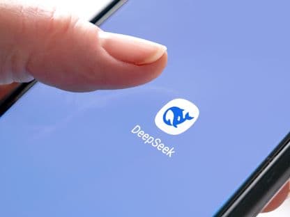 DeepSeek – noua „Inteligență Artificială made in China”: Ce este, de unde vine și, mai ales, încotro se îndreaptă