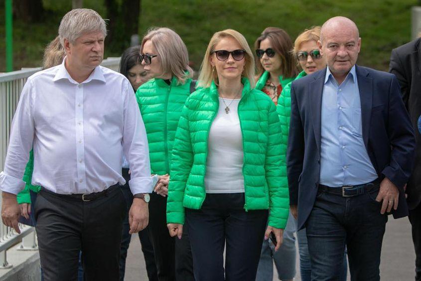 Una dintre cele 33 de fotografii de promovare a circuitului turistic postate, odată cu anunțul, pe pagina de Facebook a Gabrielei Firea.