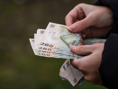 Cât plătim pentru noile taxe și impozite locale. Statul român, dat peste cap de cei care au dorit să-și achite dările încă de la începutul anului