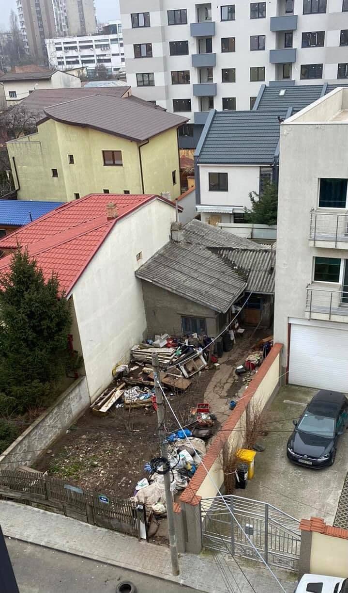 Fotografia de pe grupul „Pentru Sectorul 6” care a iscat dezbaterea în jurul casei lui Viorel