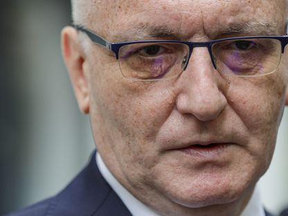 Cum legiferează Sorin Cîmpeanu în interes propriu: a plagiat în 2006, ca universitar, iar în 2022, ca ministru, încearcă să-și auto-amnistieze plagiatul