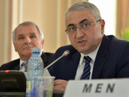 Incognito la discuţia dintre ministrul Educaţiei şi protestatari: "Nu înţeleg de ce spuneţi că metoda e o invenţie"