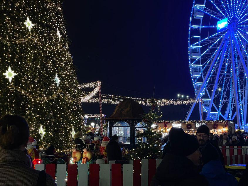 Târgul de Crăciun din București din Piața Constituției. Foto: Lavinia Niță / PressOne