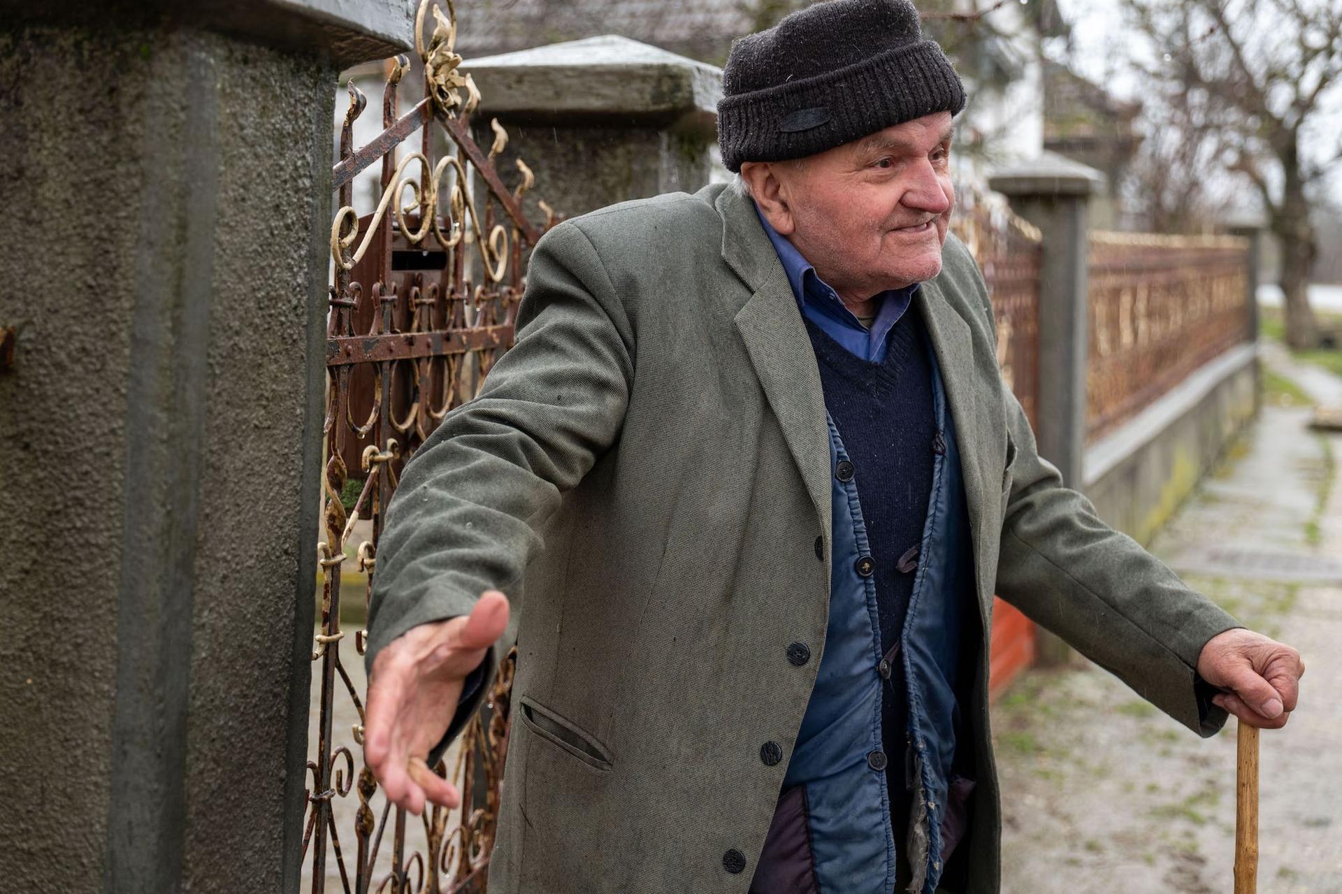 Gheorghe Orha (85 de ani), un bătrân din Hodișa, comuna Socond Foto: Raul Ștef