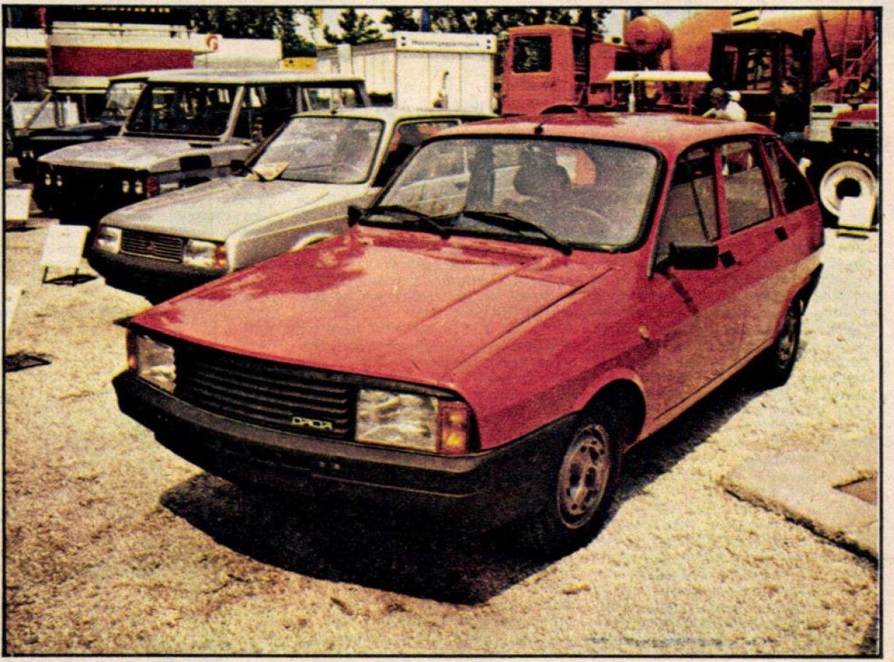 Dacia Liberta (1325) încerca să țină pasul cu designul vestic, dar era puternic rămasă în urmă din punct de vedere tehnic. Foto: <em>Signal, 1990</em> / Arcanum