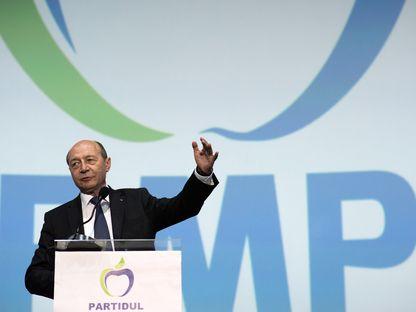 Băsescu, baloanele înțepate și candidatul cu capul în jos