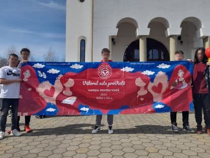 Cum se folosesc de copii Biserica Ortodoxă și Inspectoratul Școlar Județean Mureș pentru a promova o agendă anti-avort