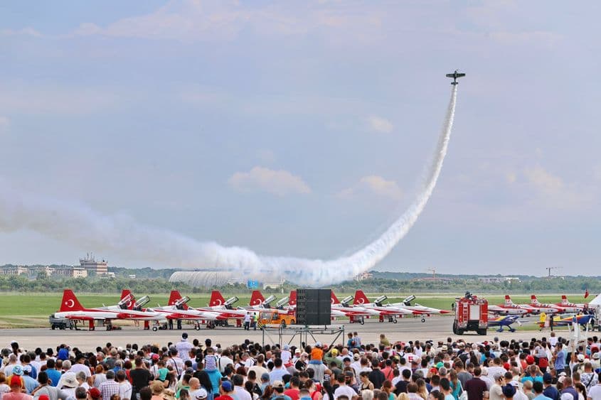 Bucharest International Air Show a ajuns la cea de a 15 - a ediție. Foto: Facebook Bucharest International Air Show