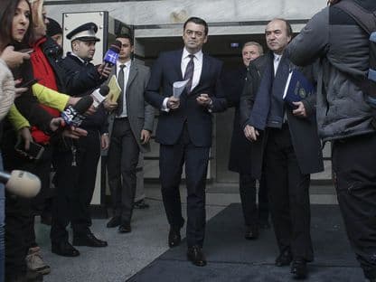 După 596 zile de blocaj, Universitatea “Al. I. Cuza” emite un verdict în cazul plagiatului Olaru/Toader