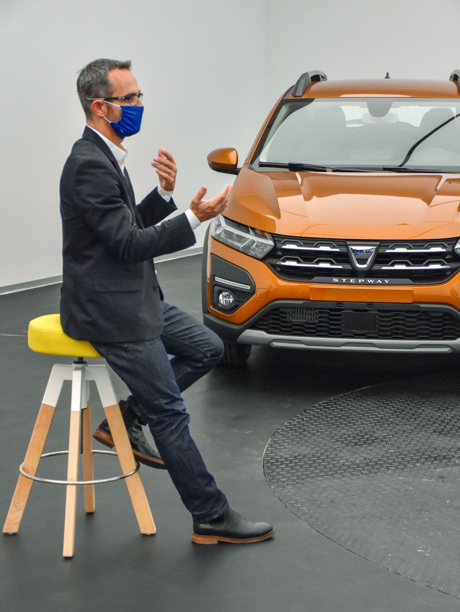 Jean Philippe Salar a reușit să dea un suflu nou designului mărcii Dacia. Efectele deja se văd.