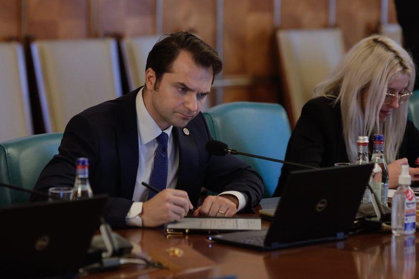 Sebastian Burduja la Palatul Victoria din București, luni 27 iunie 2022. Inquam Photos / George Călin