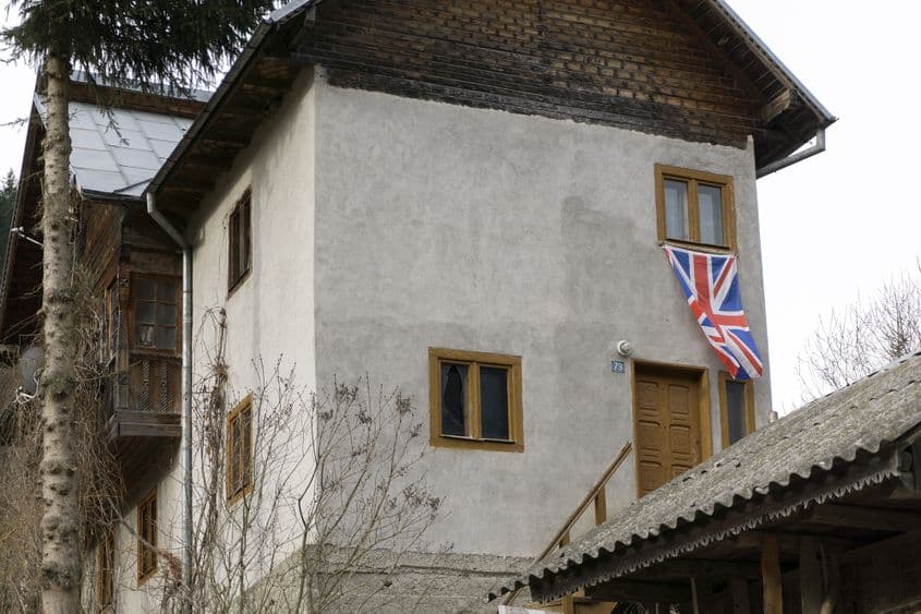 O casă de pe Valea Dâmboviței, zonă care pare foarte pustie. Foto: Raul Ștef