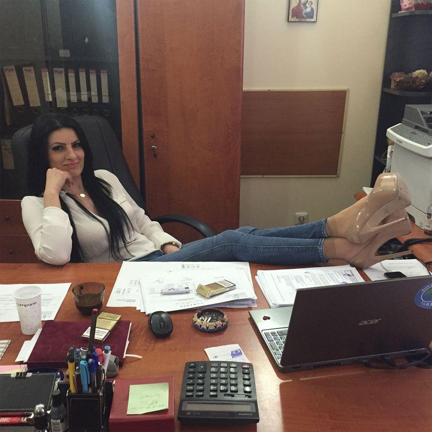 Nicoleta Pene, director comercial la compania Teldrum, devenită faimoasă după articolul celor de la Rise Project. Sursa foto: riseproject.ro