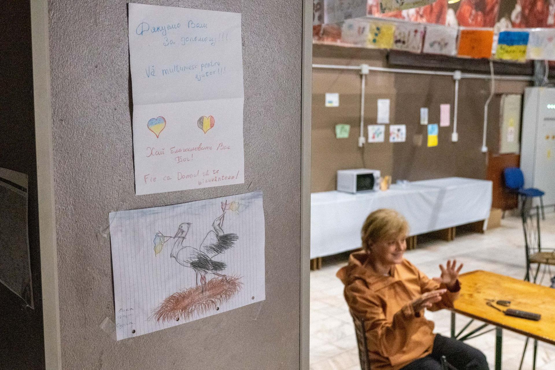 Desenele copiilor care au trecut pe la O Masă Caldă. Foto: Raul Ștef