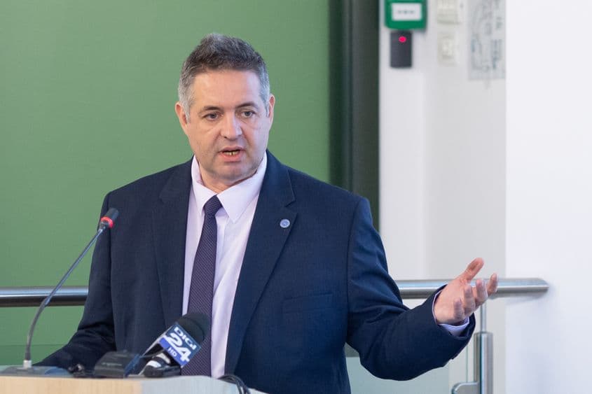 Dumitra Gindrovel face declarații de presă în cadrul conferintei de lansare a documentului de poziţie „Gripa și vaccinarea antigripală în România - Provocări specifice și recomandări pentru îmbunatățirea ratei de acoperire vaccinală antigripală”, 24 septembrie 2019. Sursa: Inquam Photos/Ilona Andrei