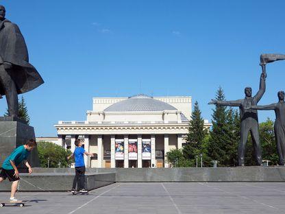 Maica Rusie şi tatăl tuturor trenurilor: Novosibirsk