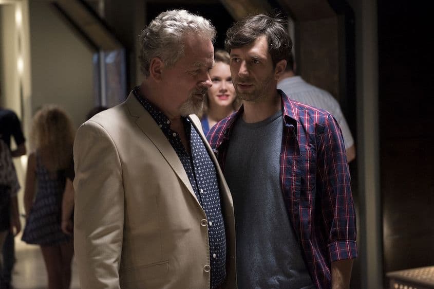 Teodor Corban şi Laurenţiu Bănescu, într-o secvenţă din "6,9 pe scara Richter".