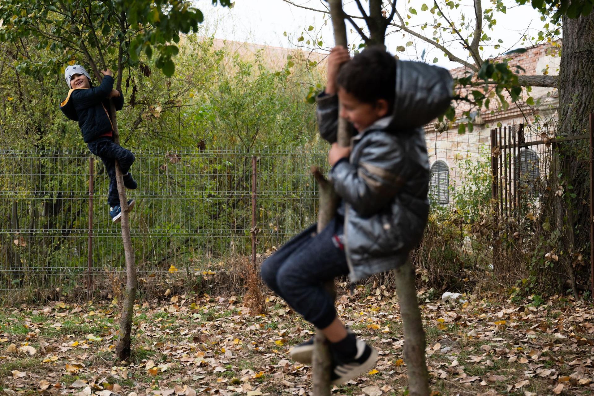 Copii din comuna Bonțida, la școală. Foto: Raul Ștef