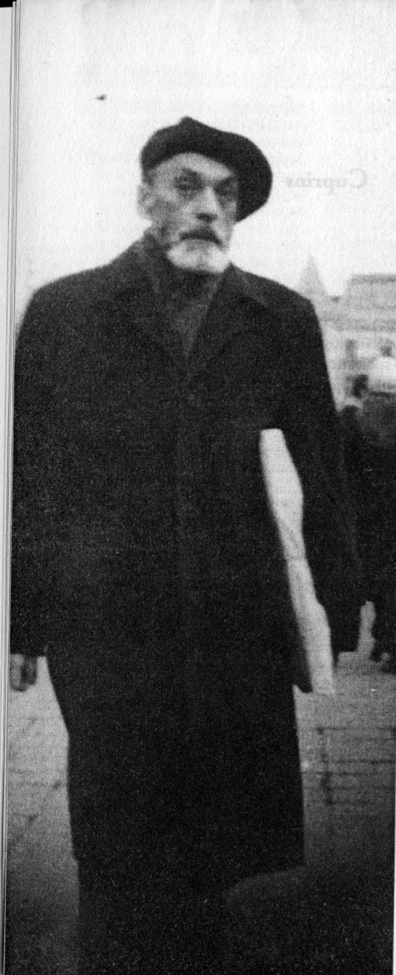 Fotografie din dosarul de urmărire de la Securitate