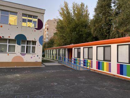Cum învață copiii din București în containere fără aviz ISU: „Aceste module oferă toate condițiile de studiu”
