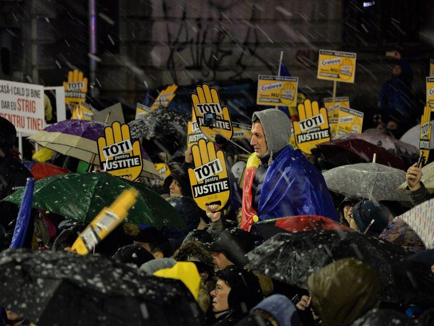 Peste 50.000 de oameni au participat la protestul din seara de 20 ianuarie 2018. Fotografii: Lucian Muntean