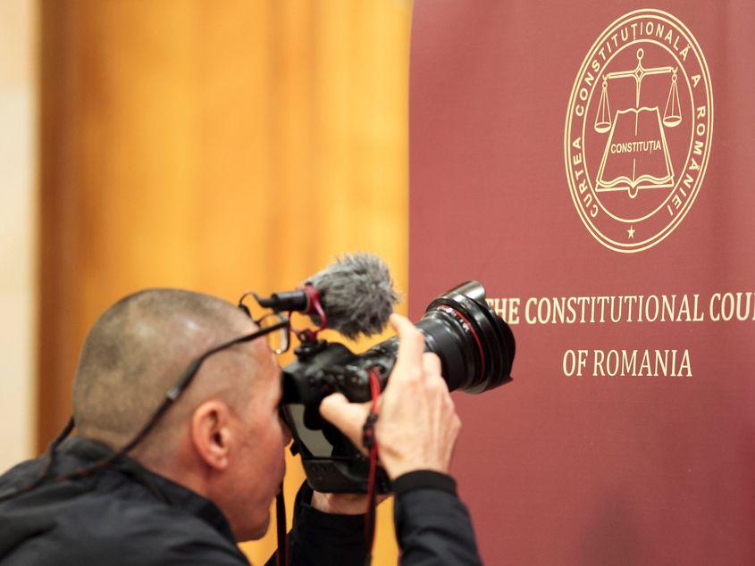 Jurnalist față cu CCR. Foto: Octav Ganea / Inquam Photos