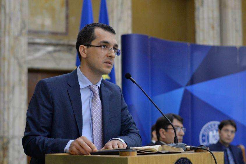 Vlad Voiculescu este ministru de mai puțin de două luni.