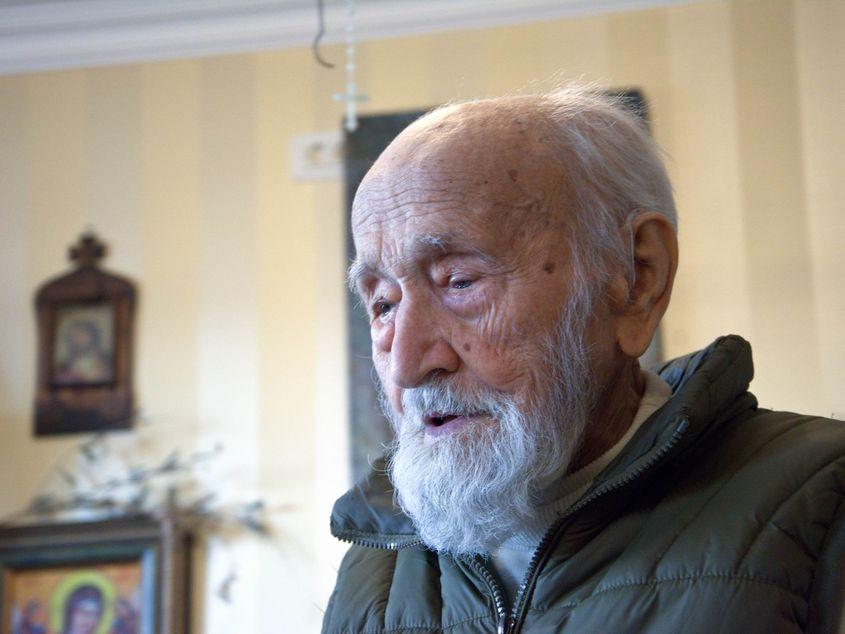 Nicolae Tomaziu a împlinit 101 ani în 28 februarie 2017. Foto: Viorel Ilişoi